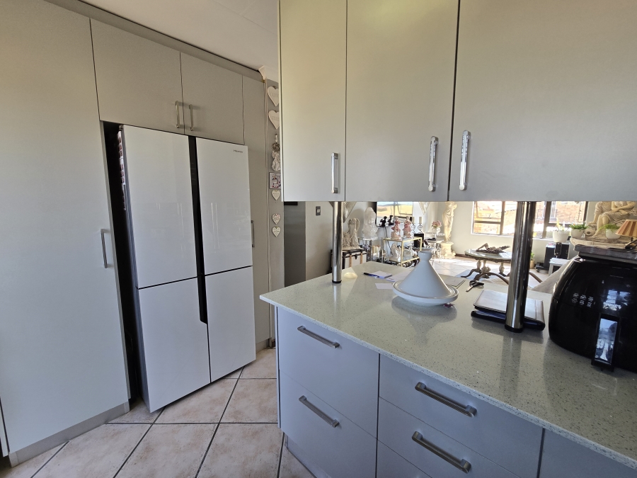 3 Bedroom Property for Sale in South Crest Gauteng