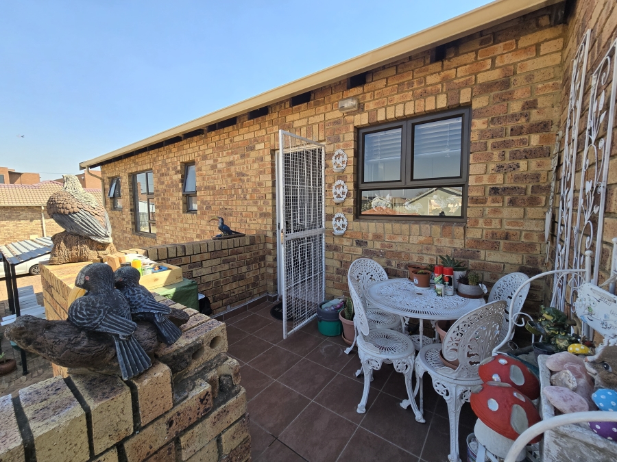 3 Bedroom Property for Sale in South Crest Gauteng