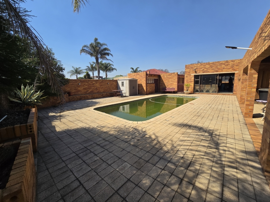 3 Bedroom Property for Sale in The Hill Gauteng