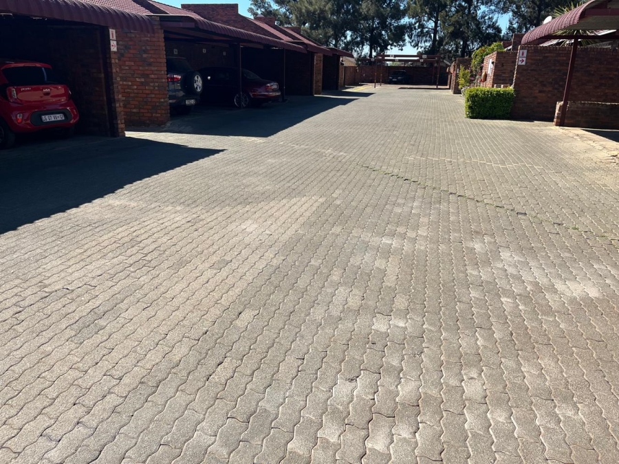 2 Bedroom Property for Sale in Mayberry Park Gauteng