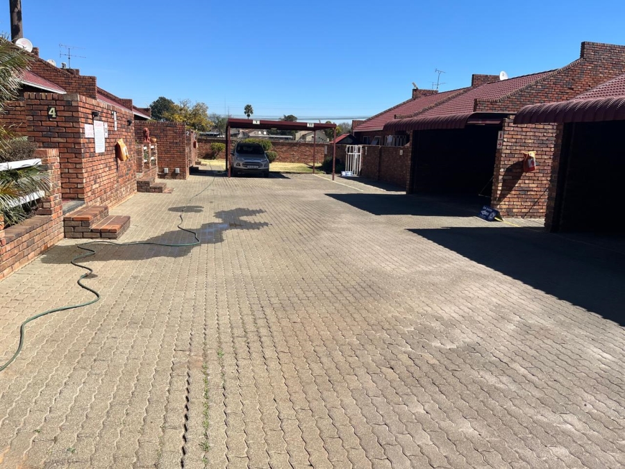 2 Bedroom Property for Sale in Mayberry Park Gauteng