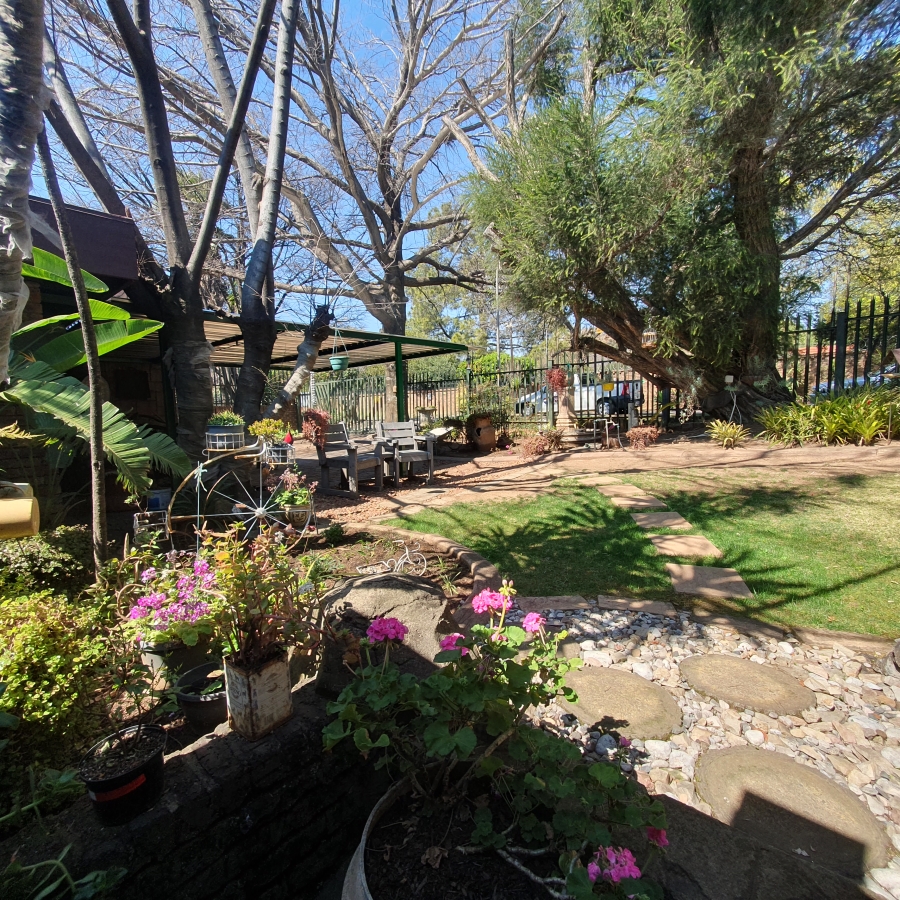 4 Bedroom Property for Sale in Parkhill Gardens Gauteng
