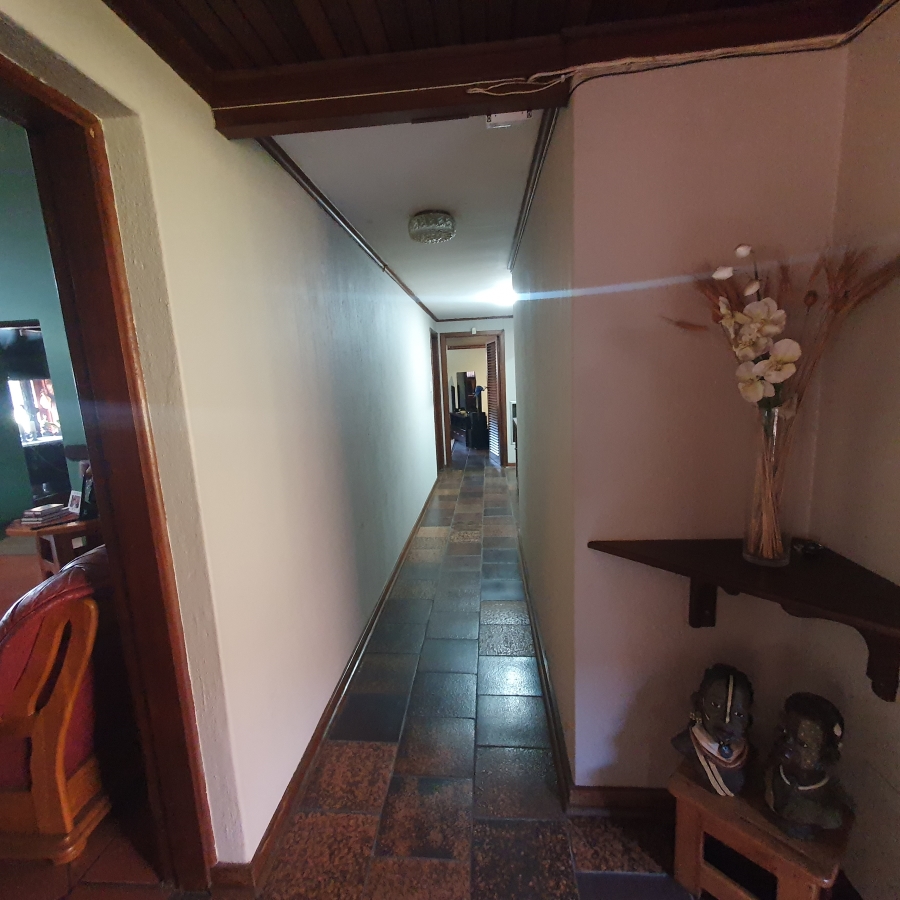 4 Bedroom Property for Sale in Parkhill Gardens Gauteng