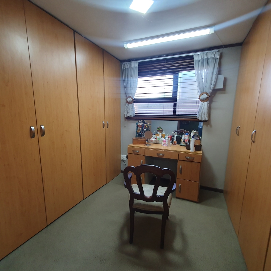 4 Bedroom Property for Sale in Parkhill Gardens Gauteng
