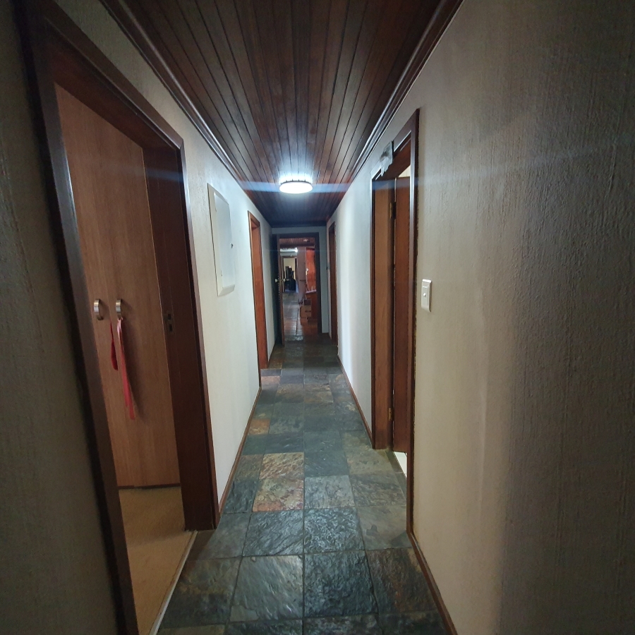 4 Bedroom Property for Sale in Parkhill Gardens Gauteng