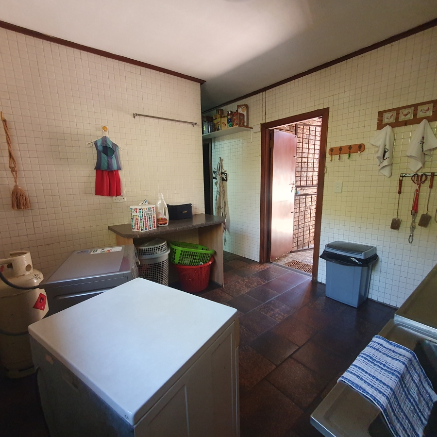 4 Bedroom Property for Sale in Parkhill Gardens Gauteng