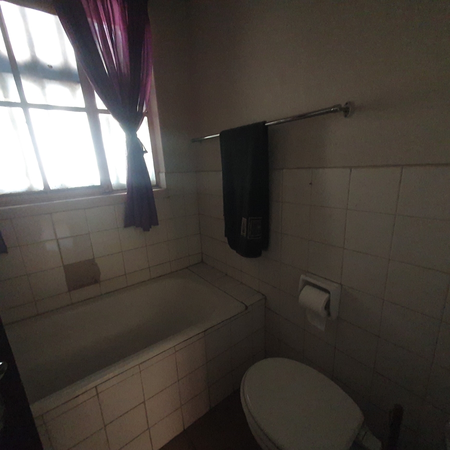 4 Bedroom Property for Sale in Parkhill Gardens Gauteng
