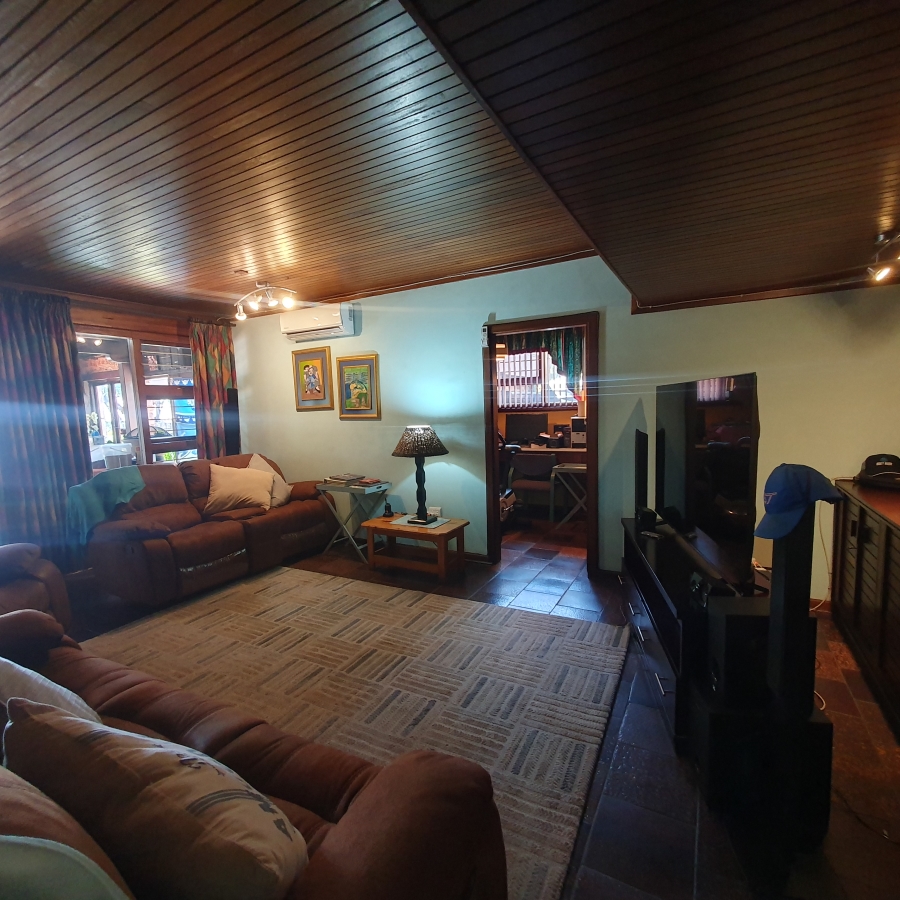 4 Bedroom Property for Sale in Parkhill Gardens Gauteng