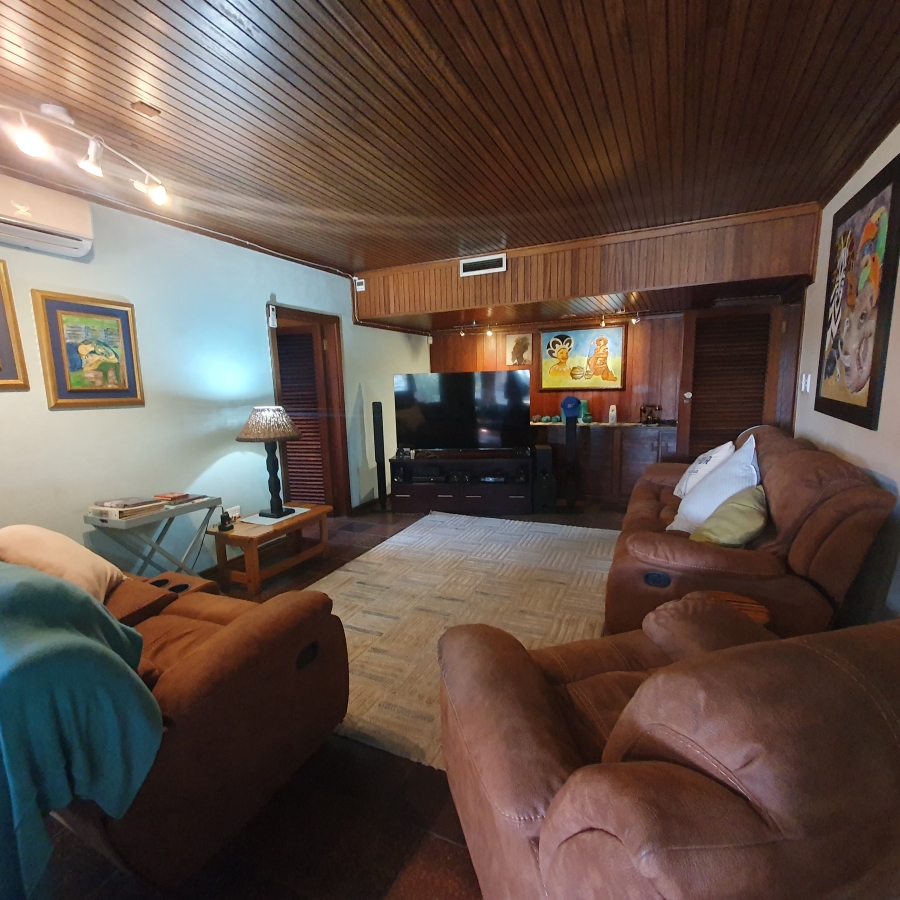 4 Bedroom Property for Sale in Parkhill Gardens Gauteng