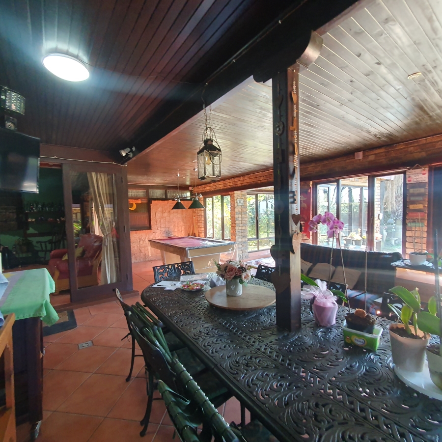 4 Bedroom Property for Sale in Parkhill Gardens Gauteng