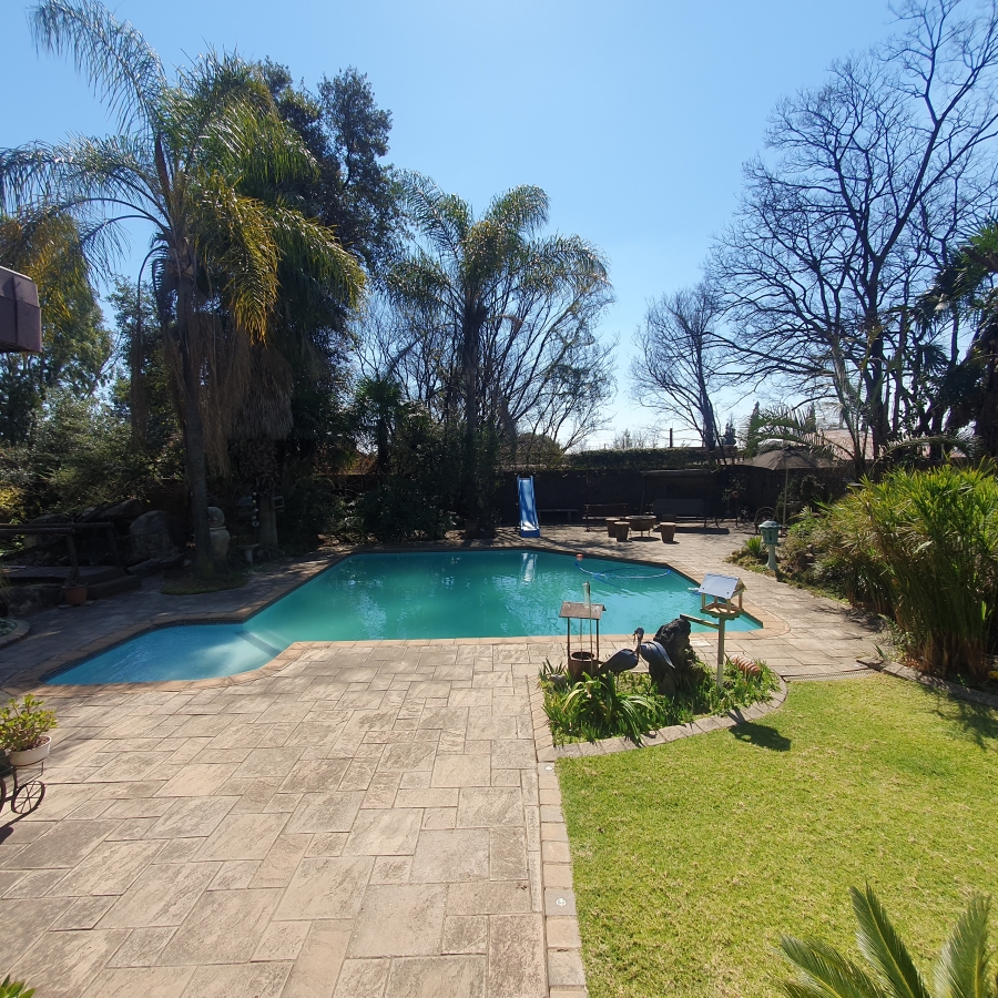 4 Bedroom Property for Sale in Parkhill Gardens Gauteng