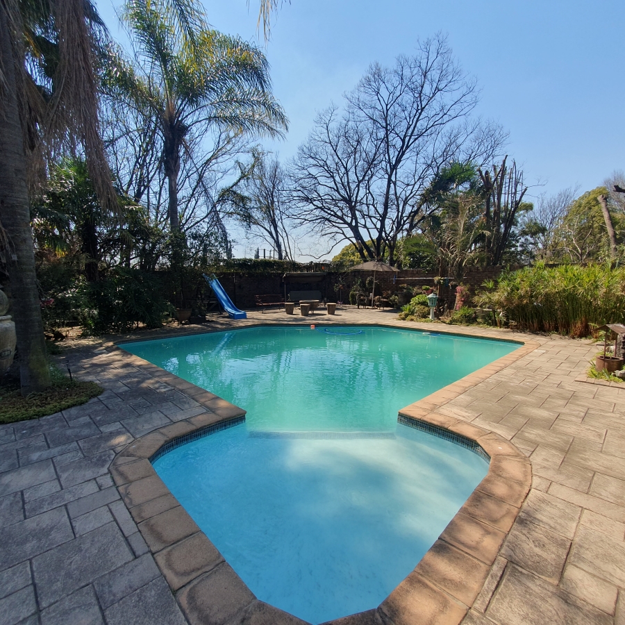 4 Bedroom Property for Sale in Parkhill Gardens Gauteng