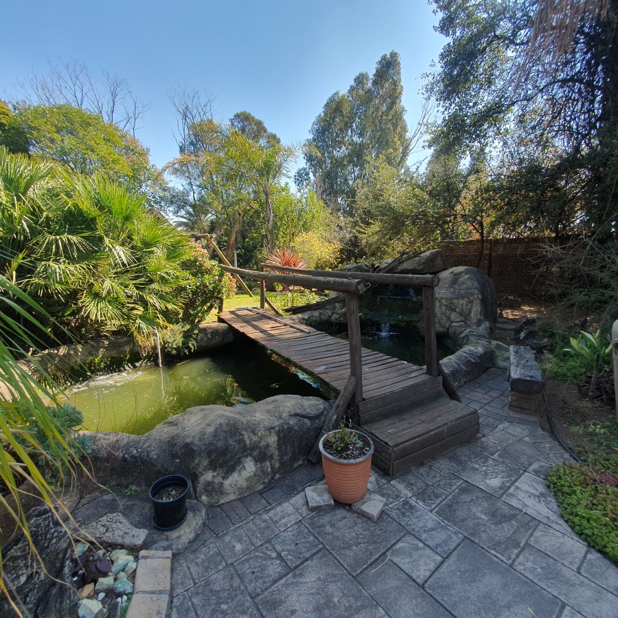 4 Bedroom Property for Sale in Parkhill Gardens Gauteng