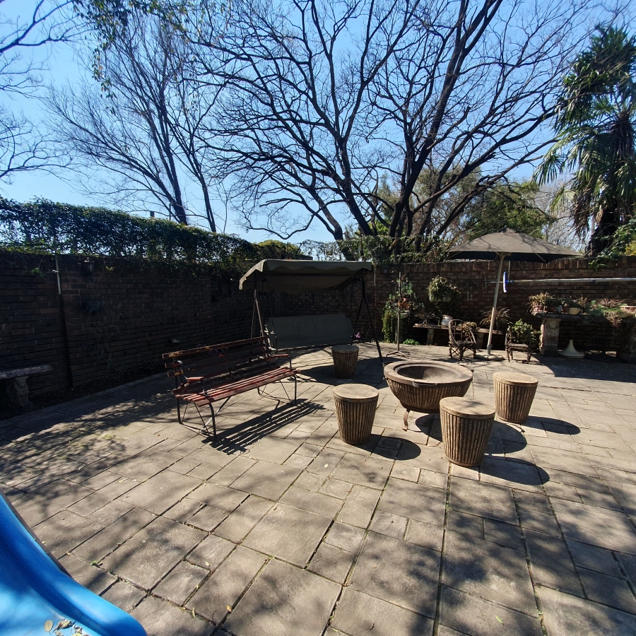 4 Bedroom Property for Sale in Parkhill Gardens Gauteng