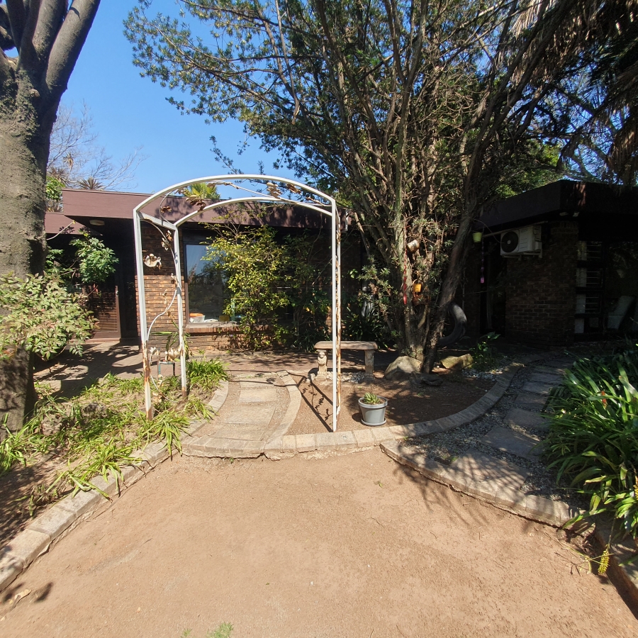 4 Bedroom Property for Sale in Parkhill Gardens Gauteng