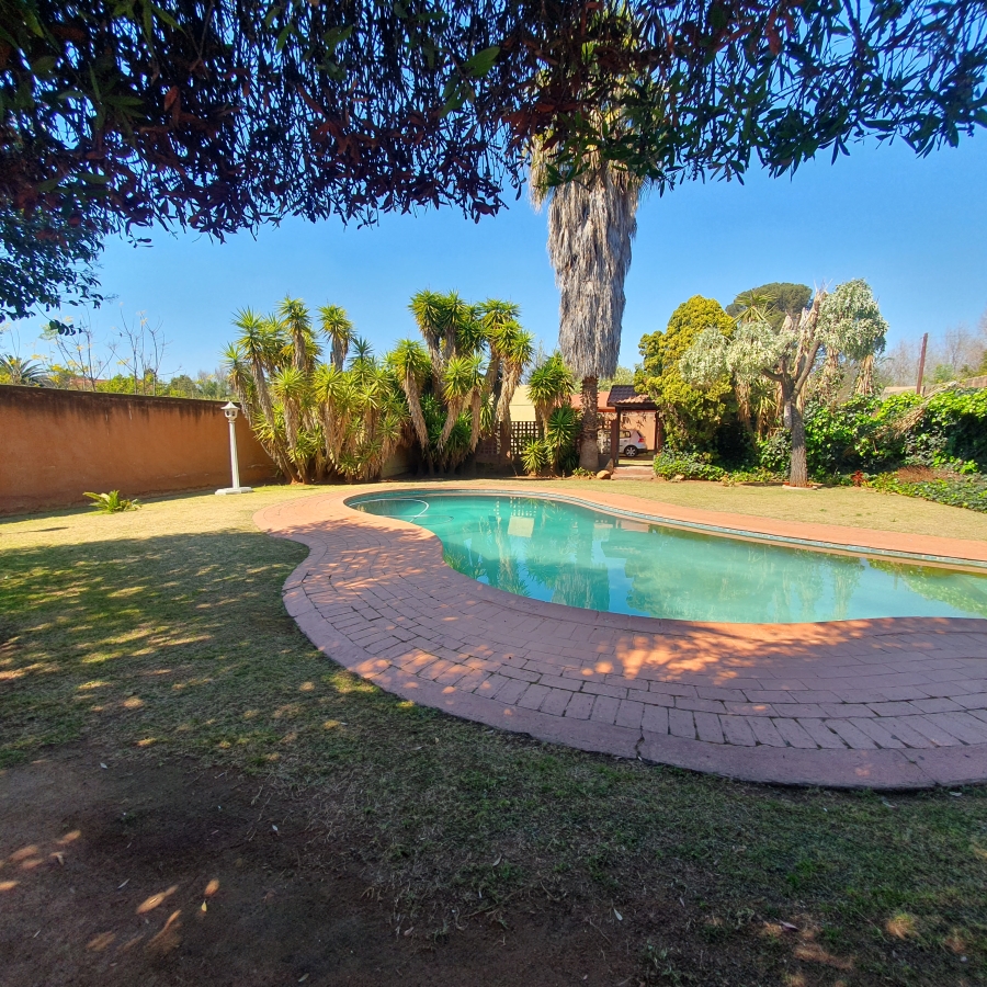 3 Bedroom Property for Sale in Klippoortje Gauteng