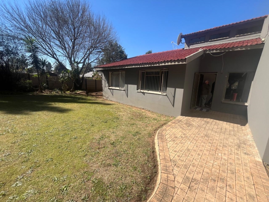 3 Bedroom Property for Sale in Brackendowns Gauteng