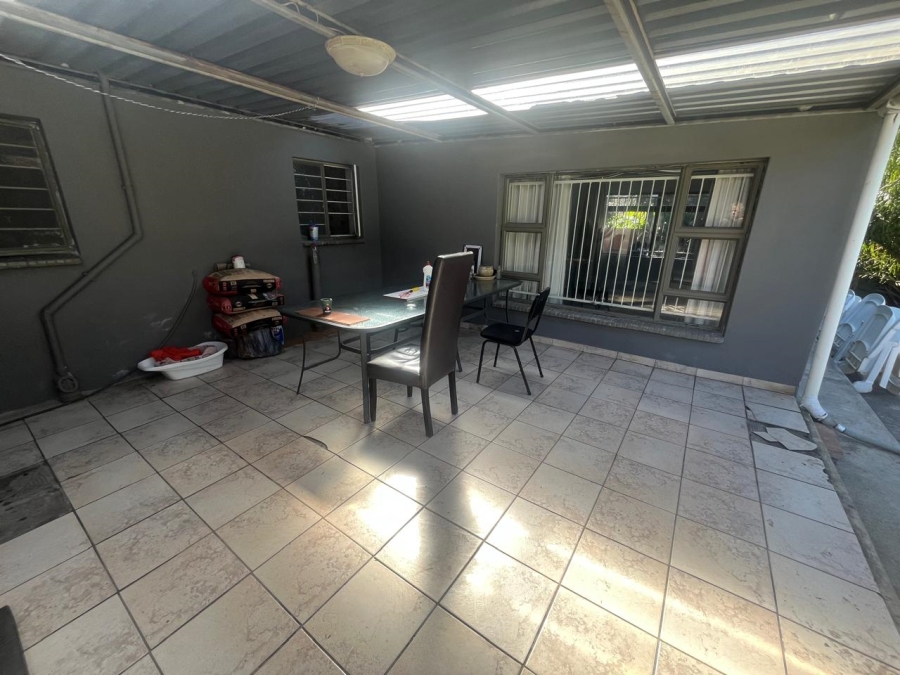 3 Bedroom Property for Sale in Brackendowns Gauteng