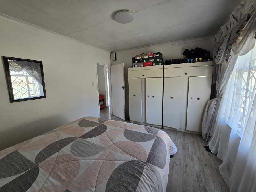 2 Bedroom Property for Sale in Moffat View Gauteng