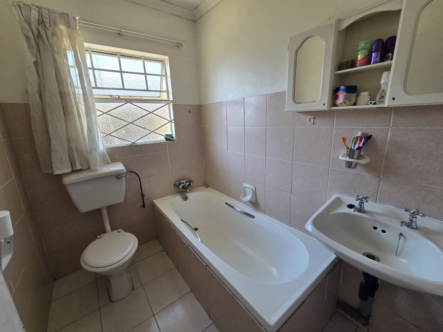 2 Bedroom Property for Sale in Moffat View Gauteng