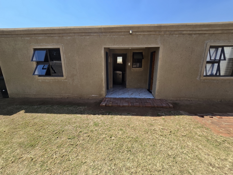 2 Bedroom Property for Sale in Moffat View Gauteng