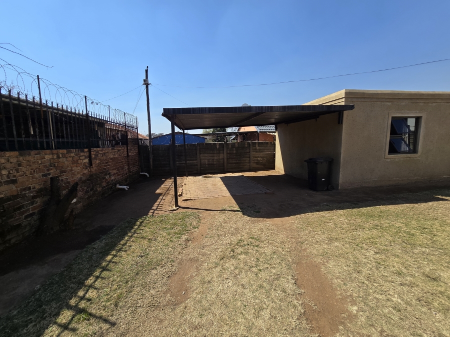 2 Bedroom Property for Sale in Moffat View Gauteng