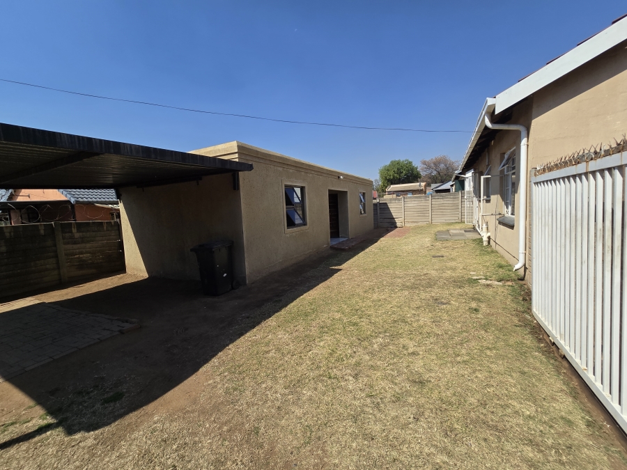 2 Bedroom Property for Sale in Moffat View Gauteng