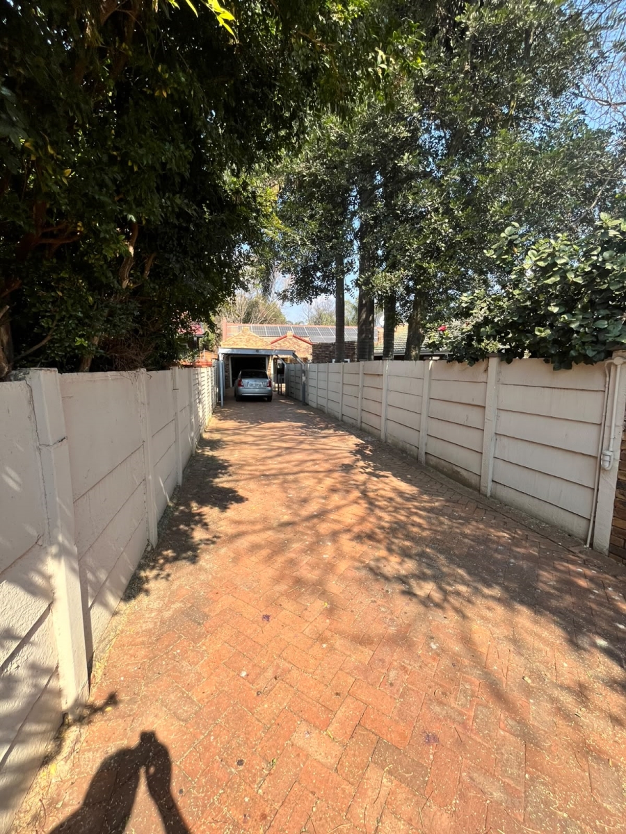 3 Bedroom Property for Sale in Elardus Park Gauteng