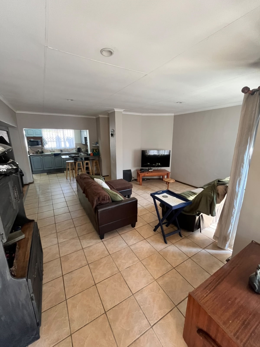 3 Bedroom Property for Sale in Elardus Park Gauteng