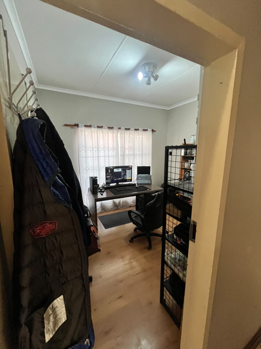 3 Bedroom Property for Sale in Elardus Park Gauteng