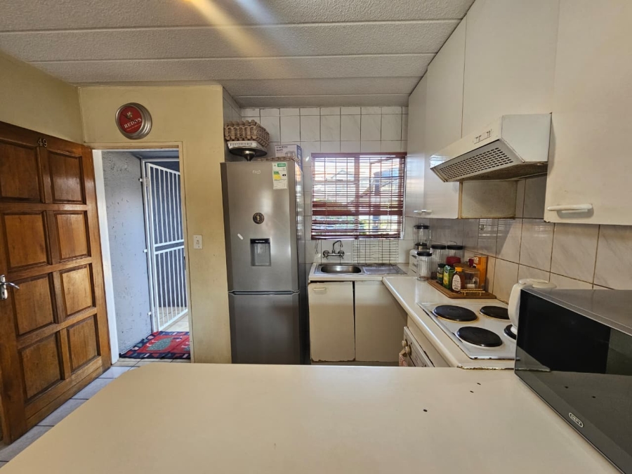 3 Bedroom Property for Sale in Linmeyer Gauteng