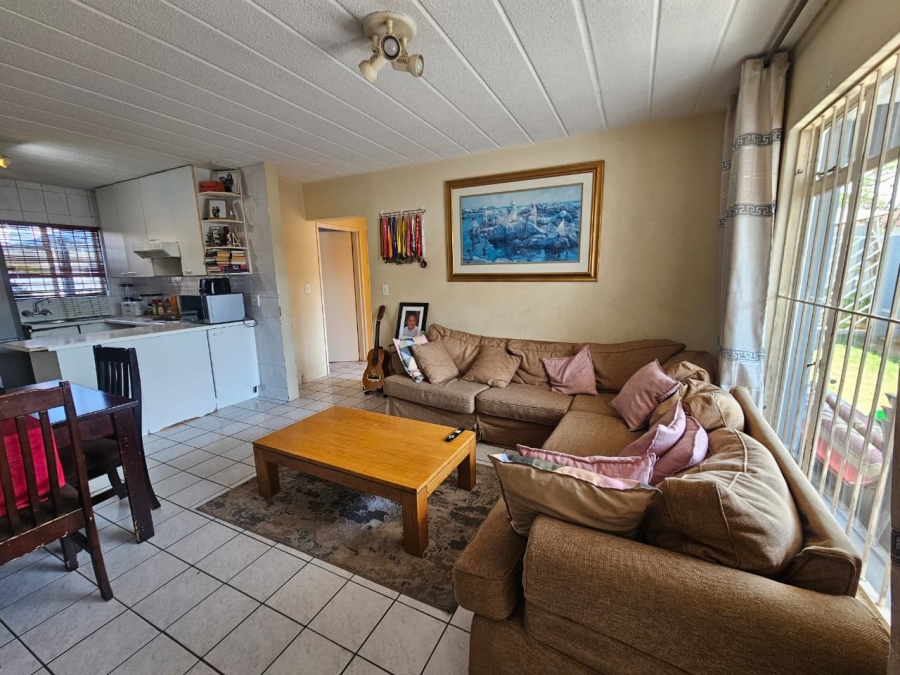 3 Bedroom Property for Sale in Linmeyer Gauteng