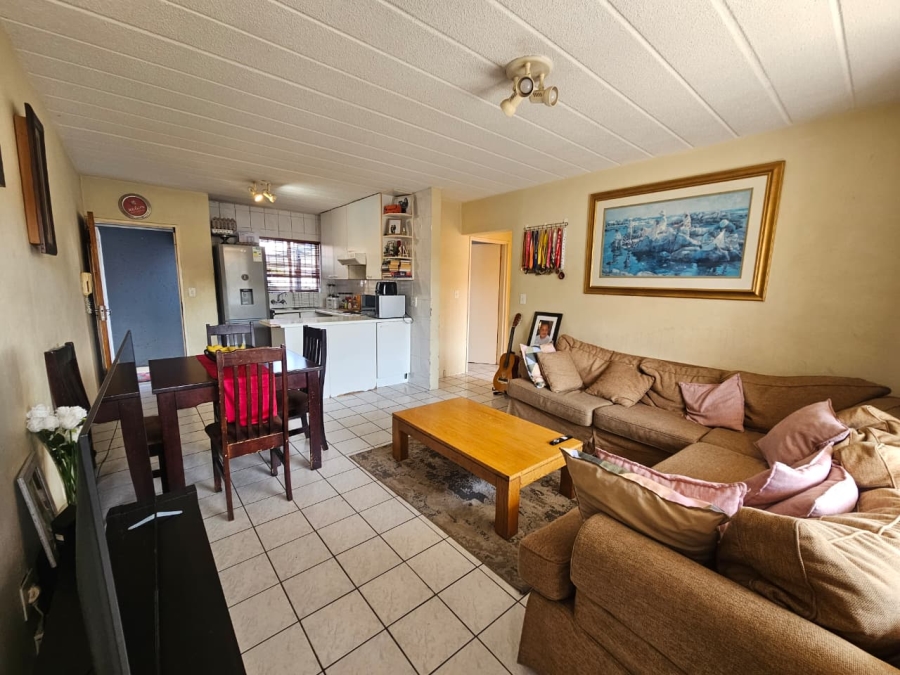 3 Bedroom Property for Sale in Linmeyer Gauteng