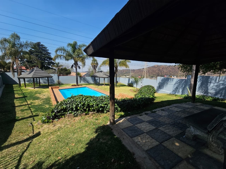 3 Bedroom Property for Sale in Linmeyer Gauteng
