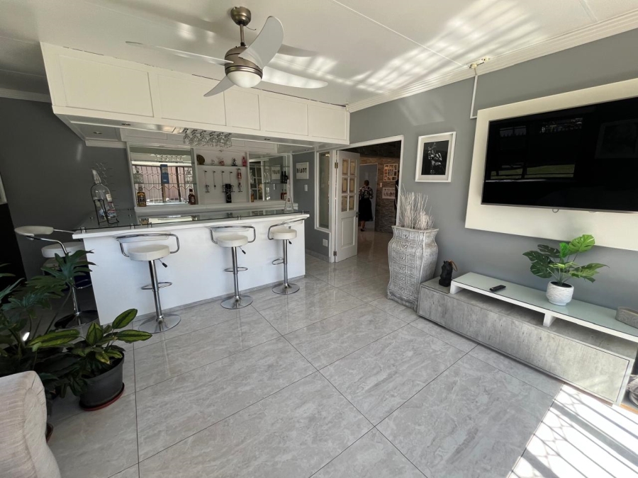 4 Bedroom Property for Sale in Brackenhurst Gauteng