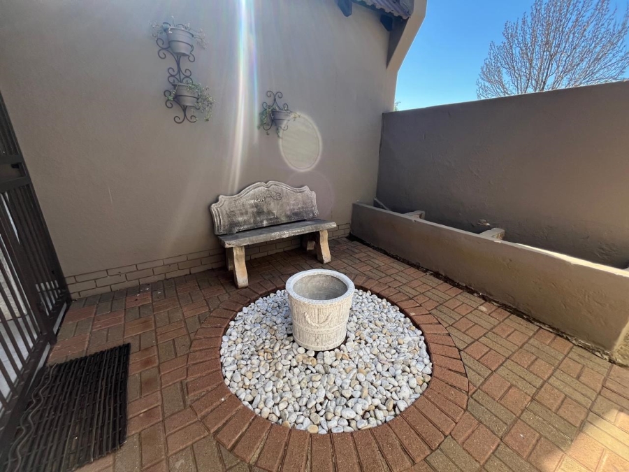4 Bedroom Property for Sale in Brackenhurst Gauteng