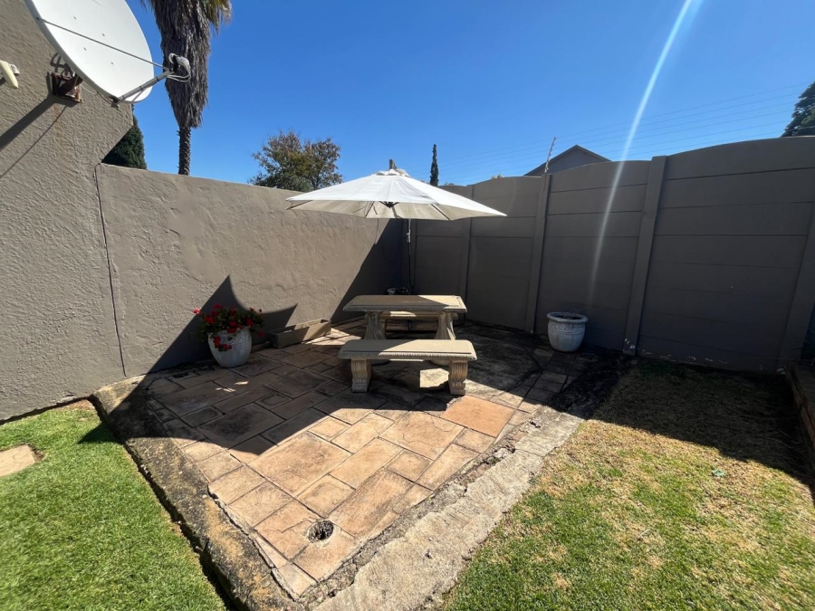 4 Bedroom Property for Sale in Brackenhurst Gauteng