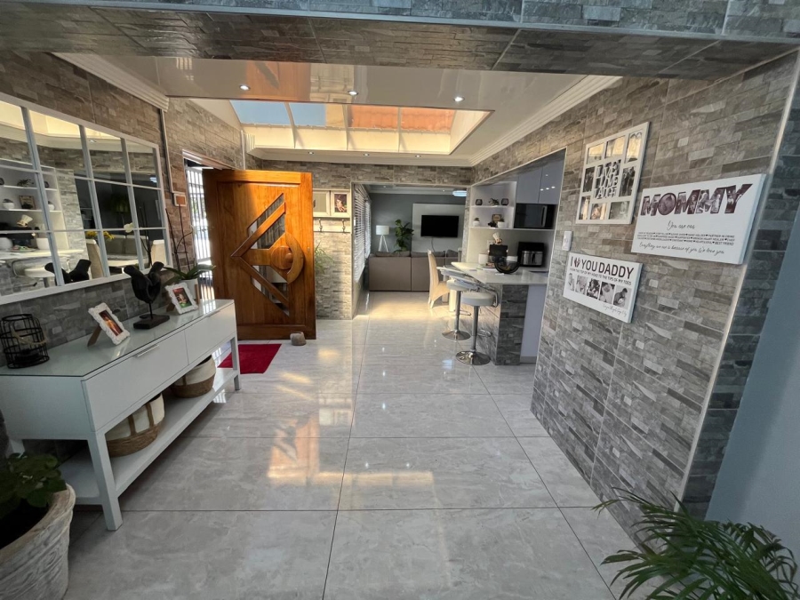 4 Bedroom Property for Sale in Brackenhurst Gauteng