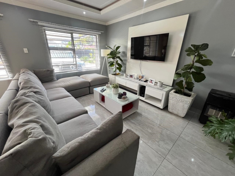 4 Bedroom Property for Sale in Brackenhurst Gauteng