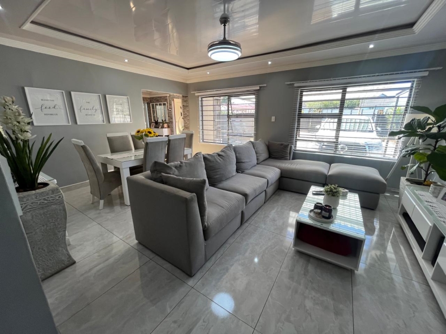 4 Bedroom Property for Sale in Brackenhurst Gauteng