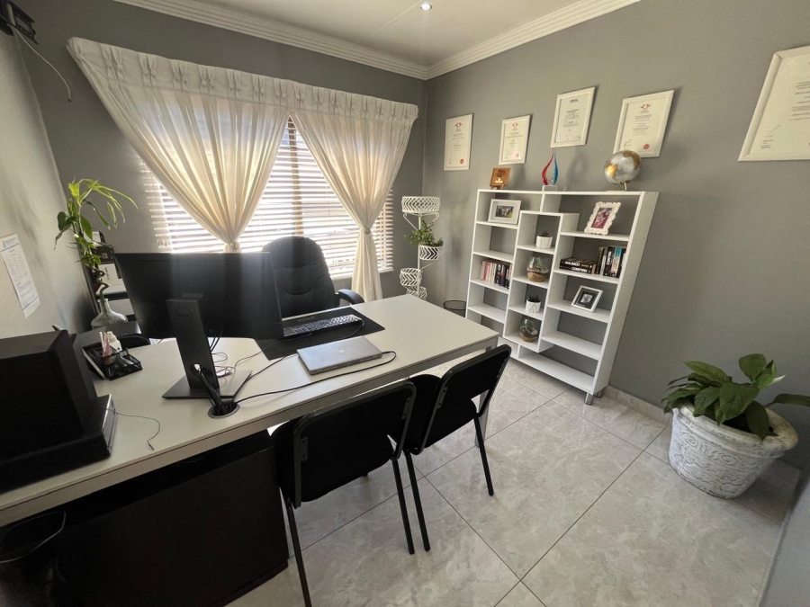 4 Bedroom Property for Sale in Brackenhurst Gauteng