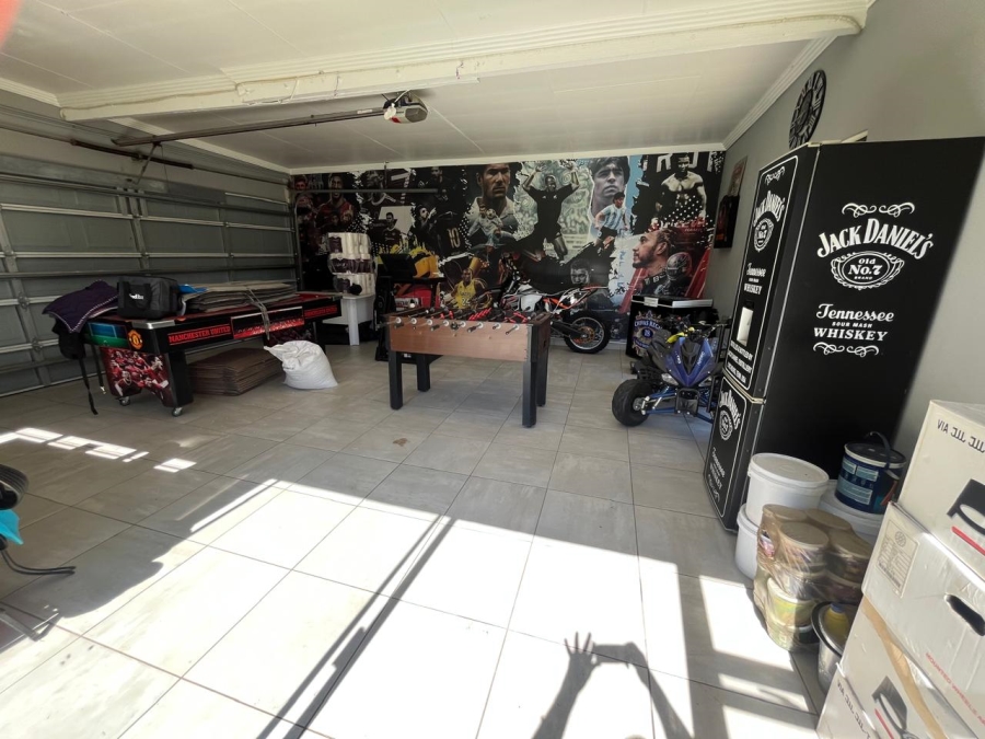 4 Bedroom Property for Sale in Brackenhurst Gauteng