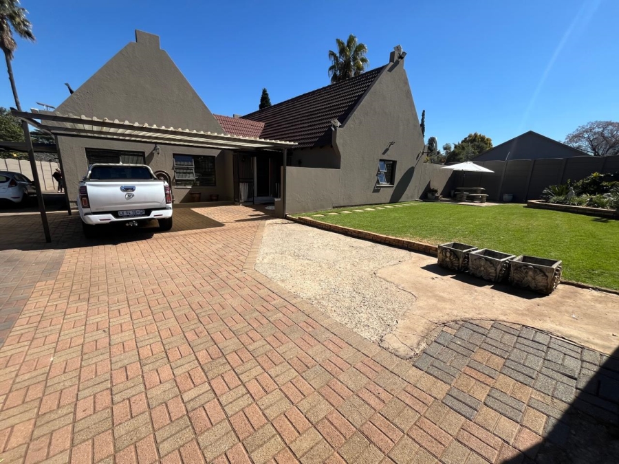 4 Bedroom Property for Sale in Brackenhurst Gauteng