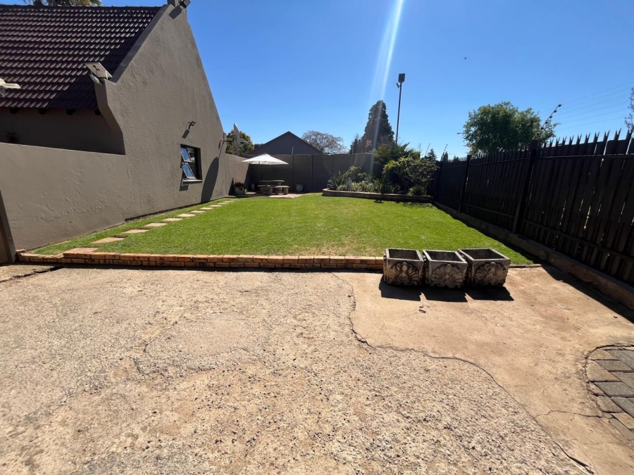 4 Bedroom Property for Sale in Brackenhurst Gauteng