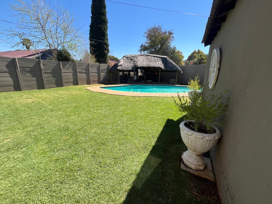 4 Bedroom Property for Sale in Brackenhurst Gauteng