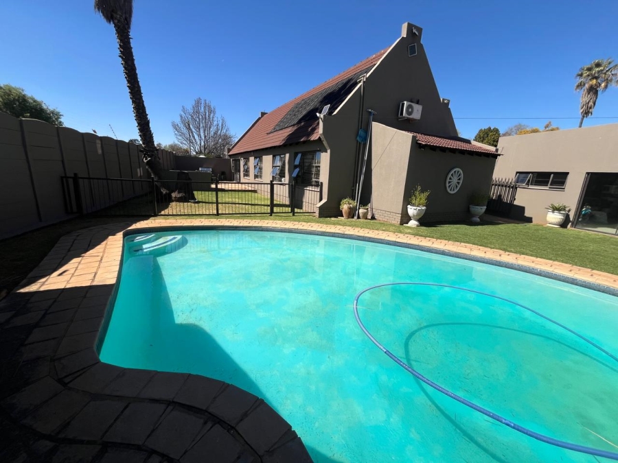 4 Bedroom Property for Sale in Brackenhurst Gauteng