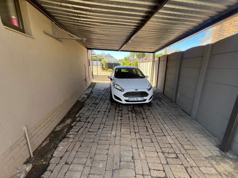 4 Bedroom Property for Sale in Brackenhurst Gauteng