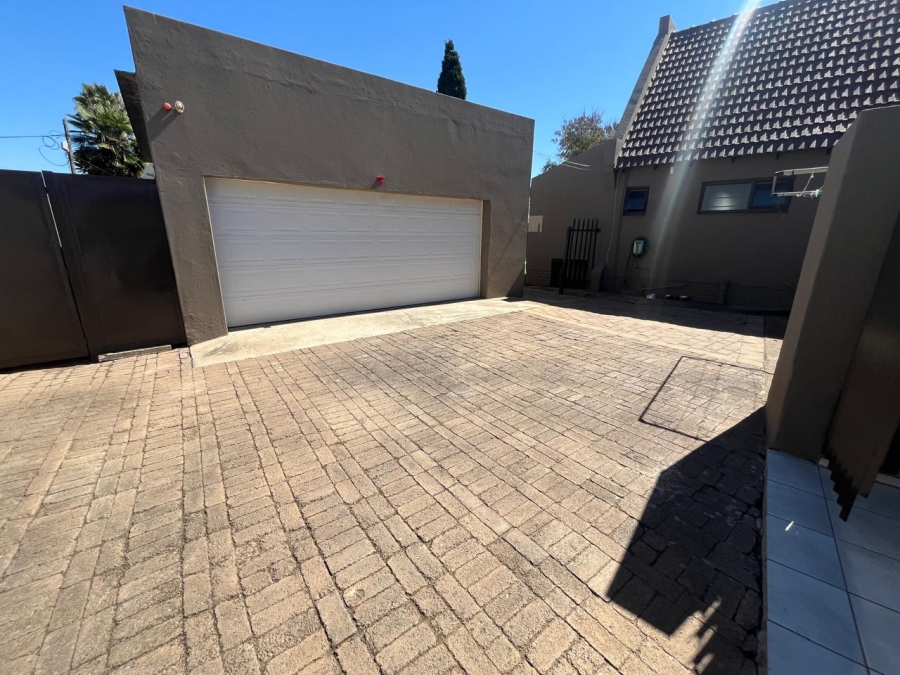 4 Bedroom Property for Sale in Brackenhurst Gauteng
