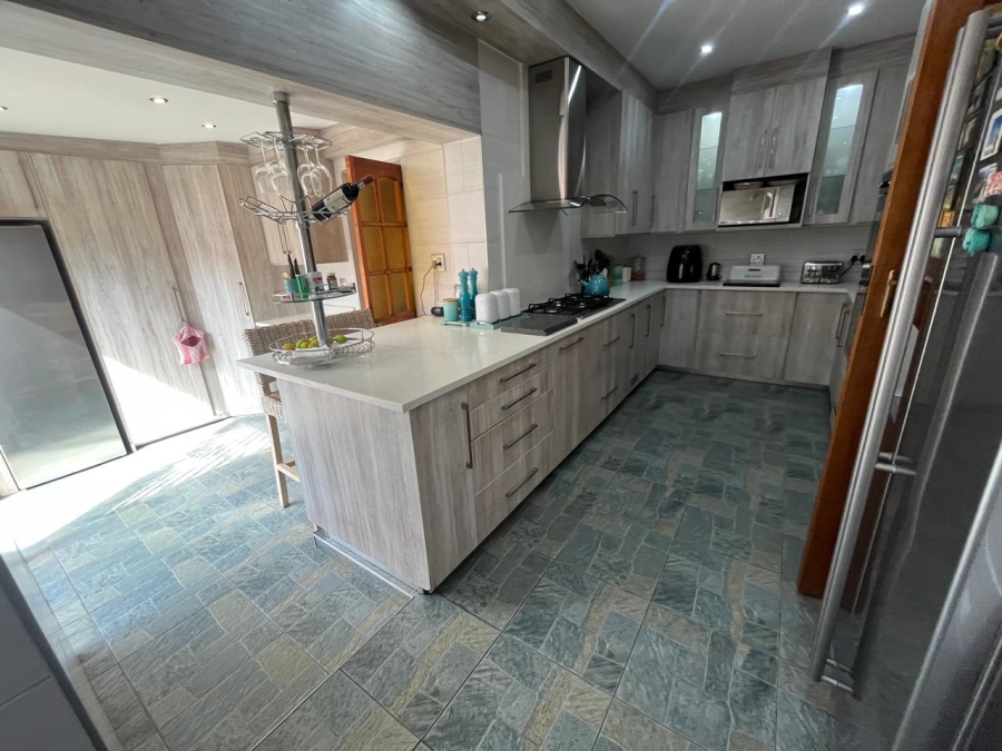4 Bedroom Property for Sale in Randhart Gauteng