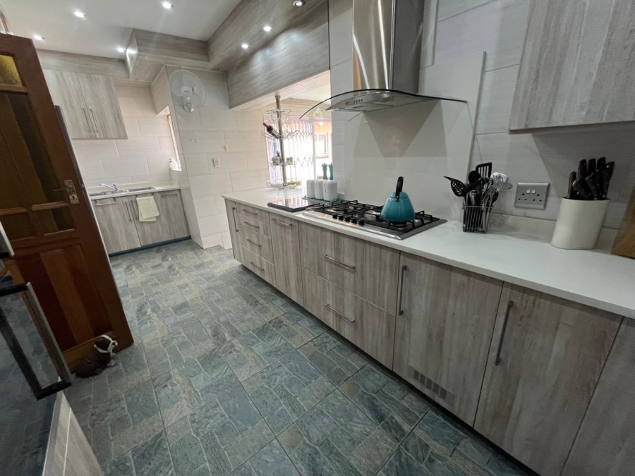 4 Bedroom Property for Sale in Randhart Gauteng